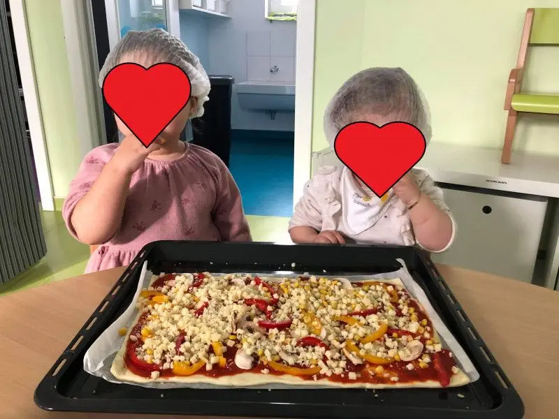 Atelier cuisine avec les enfants à la micro-crèche Les Chérubins de Soufflenheim