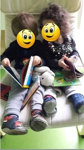 Temps de lecture à la micro-crèche Les Petits Doudous à Sotteville-lès-Rouen