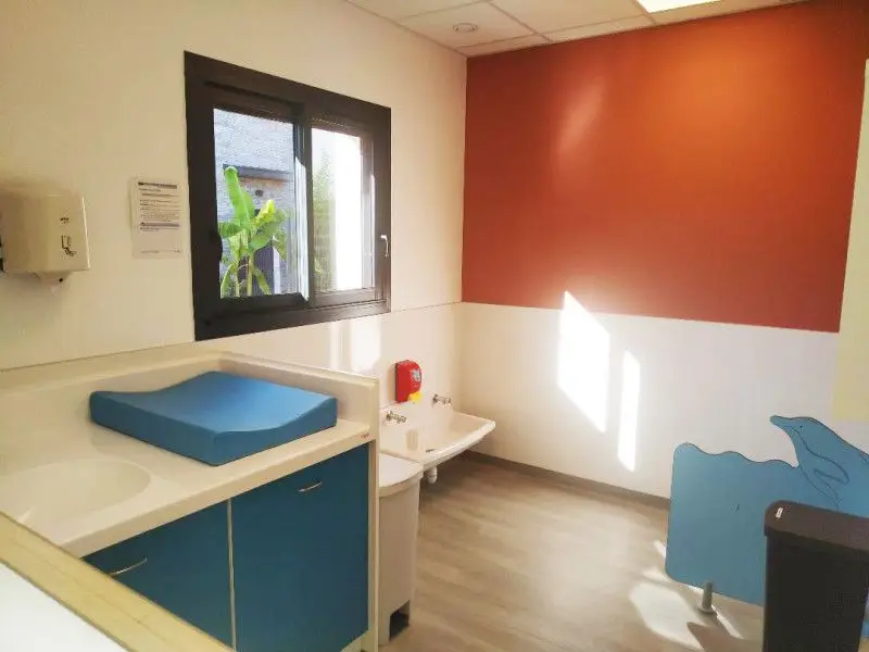 Salle de change de la micro-crèche Les Chérubins de Chatou