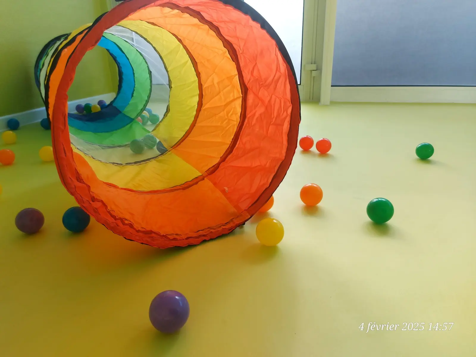 Coin motricité et jeux de la micro-crèche La Petite Grenouille à Clamart