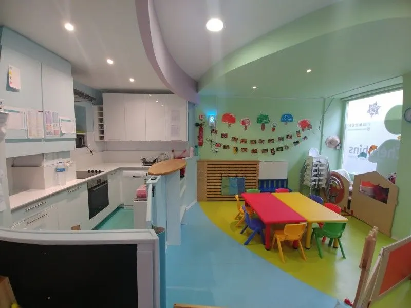 Sortie au marché avec les enfants de la micro-crèche Les P'tits Explorateurs à Strasbourg