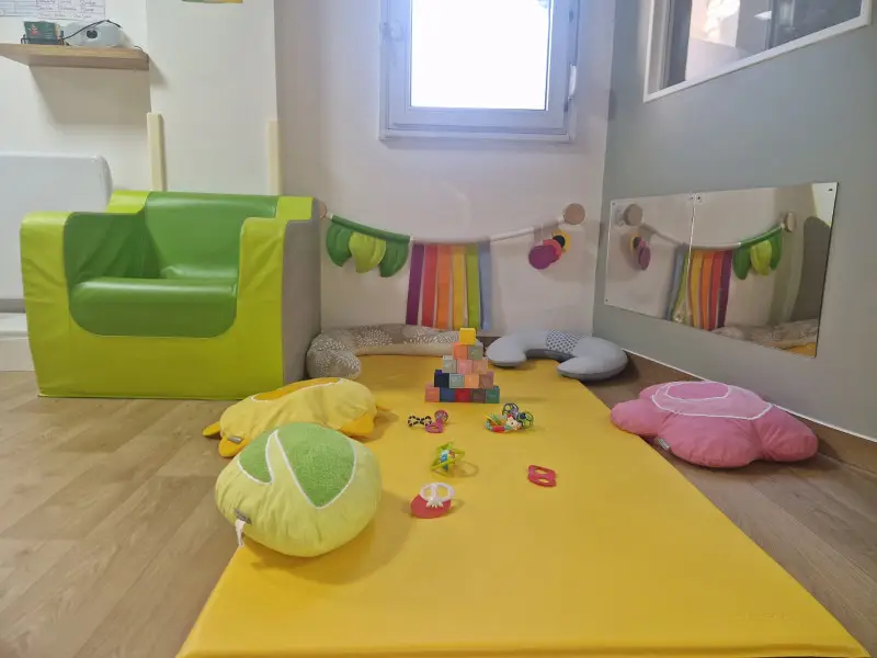 Coin d'éveil pour les bébés à la micro-crèche de Fourqueux