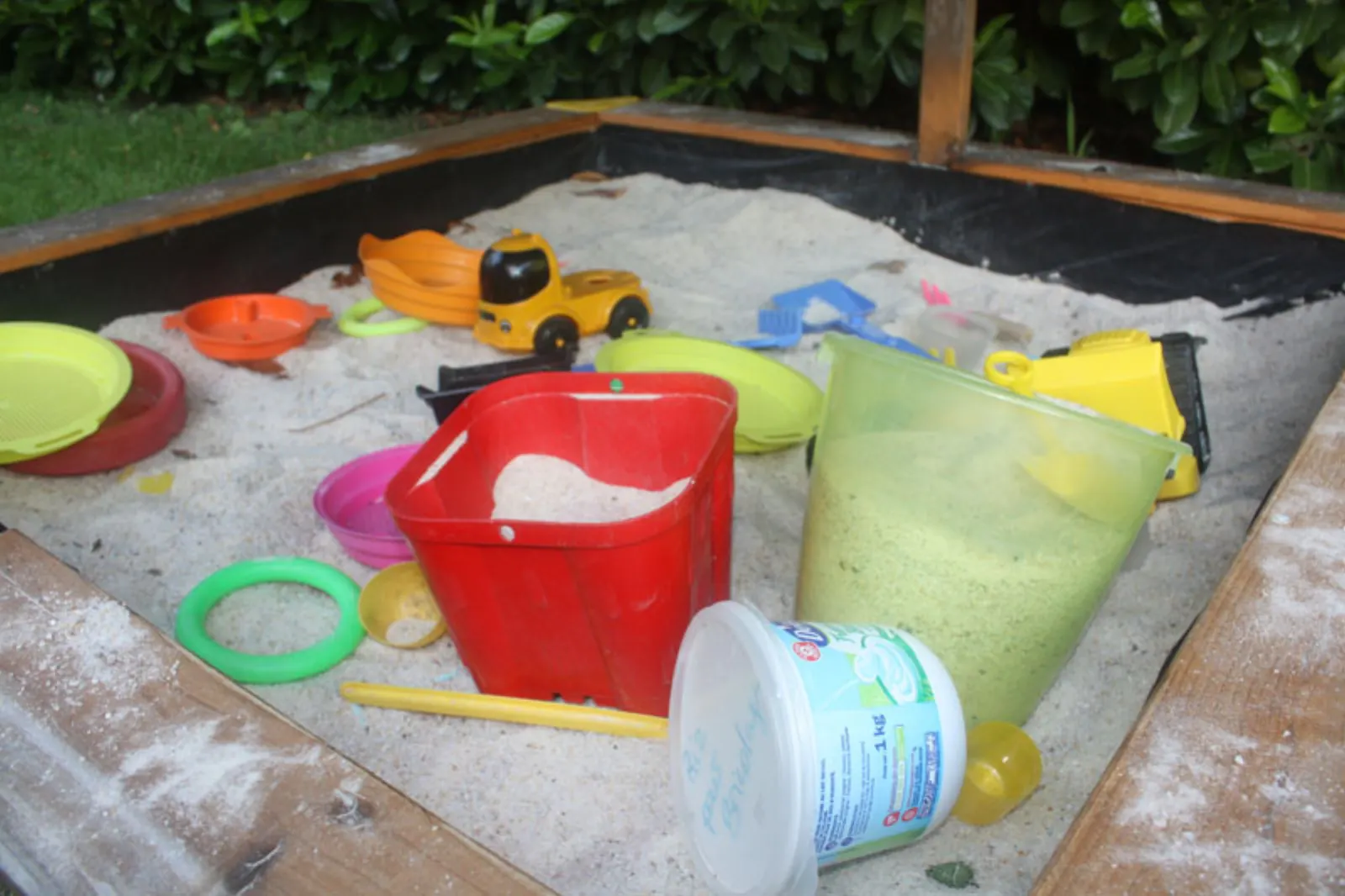 Jardin privatif et bac à sable de la micro-crèche à Sélestat