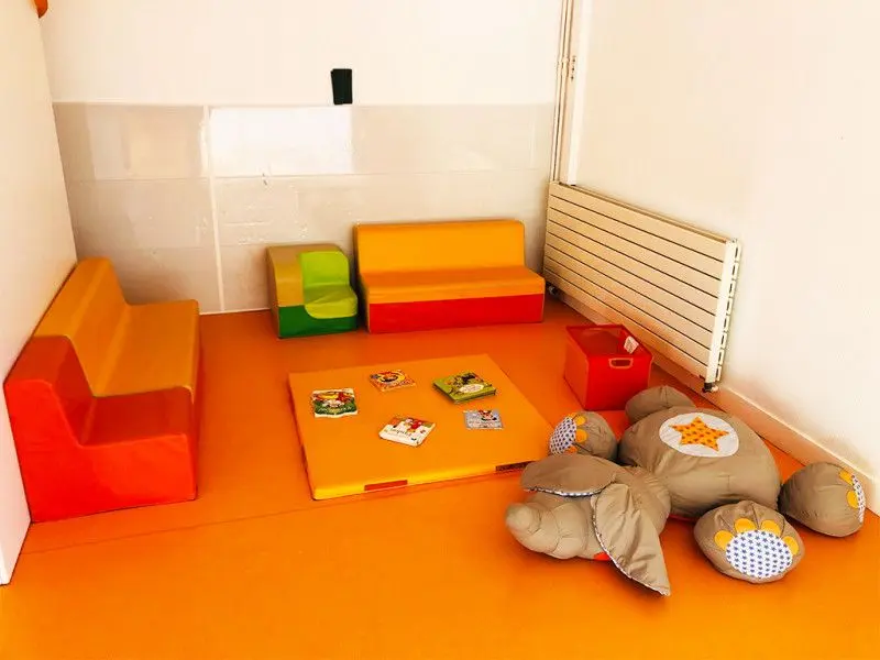 Coin lecture cocooning de la micro-crèche Les Chérubins d'Evreux