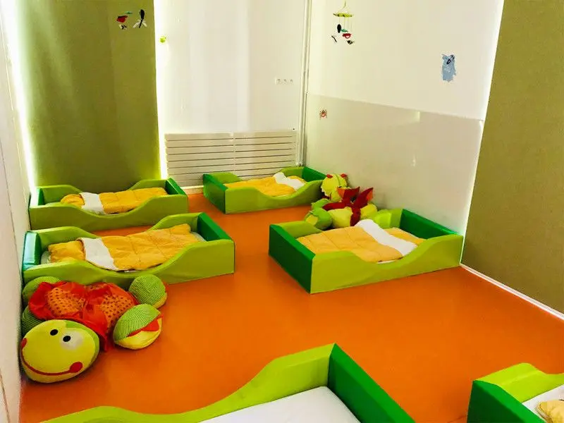 Dortoir et couchettes de la micro-crèche Les Chérubins d'Evreux