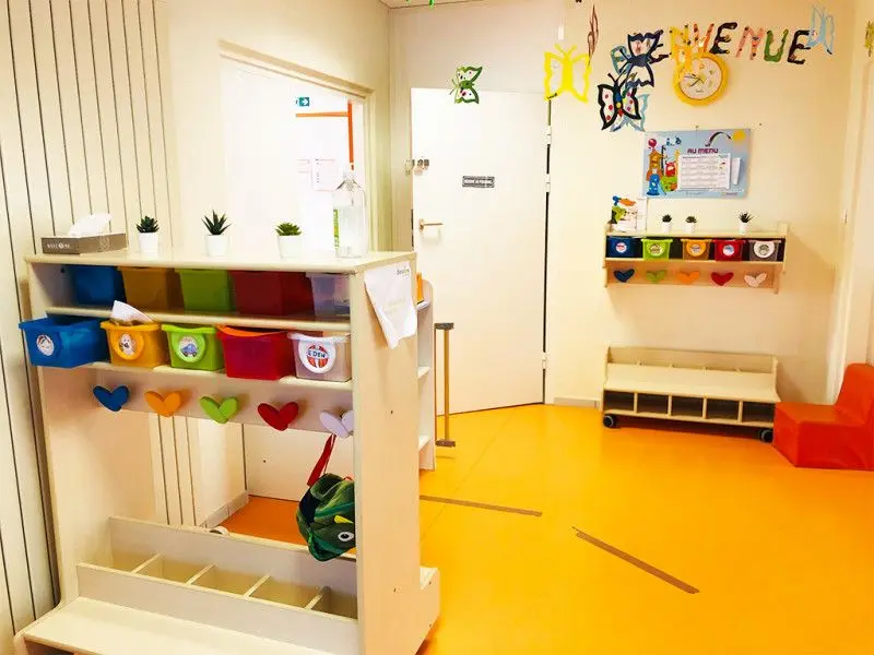 Dortoir et lits bébé de la micro-crèche Les Chérubins d'Evreux