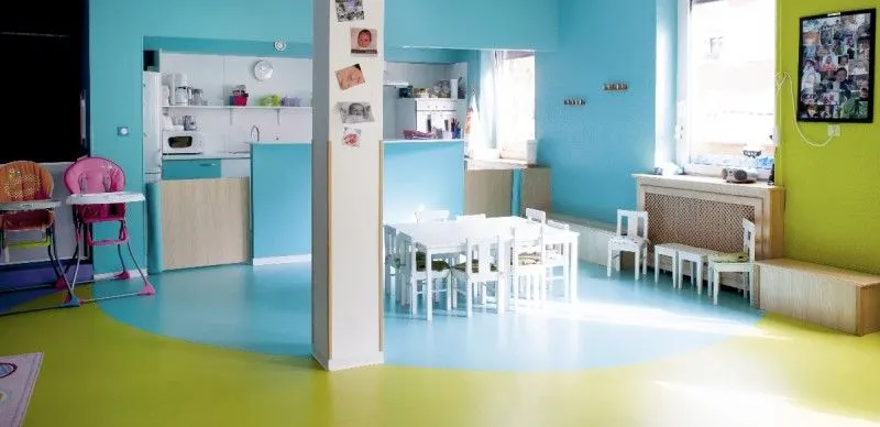 Salle de vie et de repas de la micro-crèche L'Eden des Chérubins à Strasbourg
