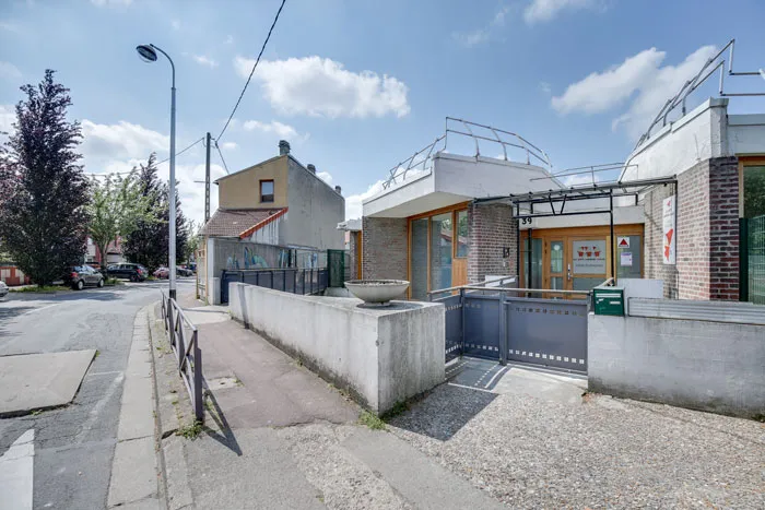 Façade de la crèche La Courneuve, rue du Docteur Roux