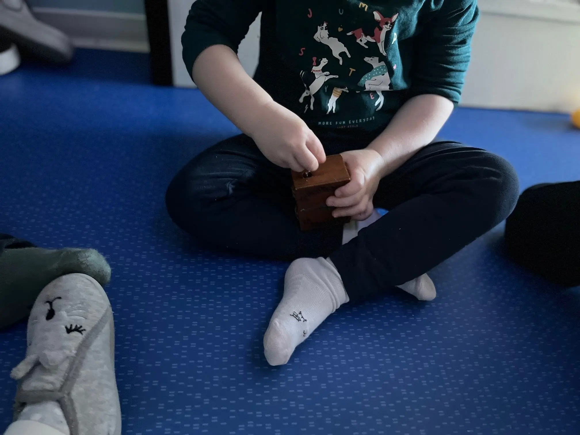 Temps de jeu calme et manipulation à la micro-crèche La Piccolina
