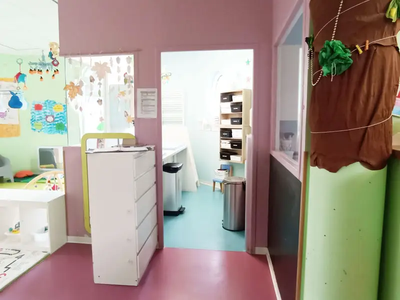 Espace change de la micro-crèche Les Chérubins de Saint Jean de Braye