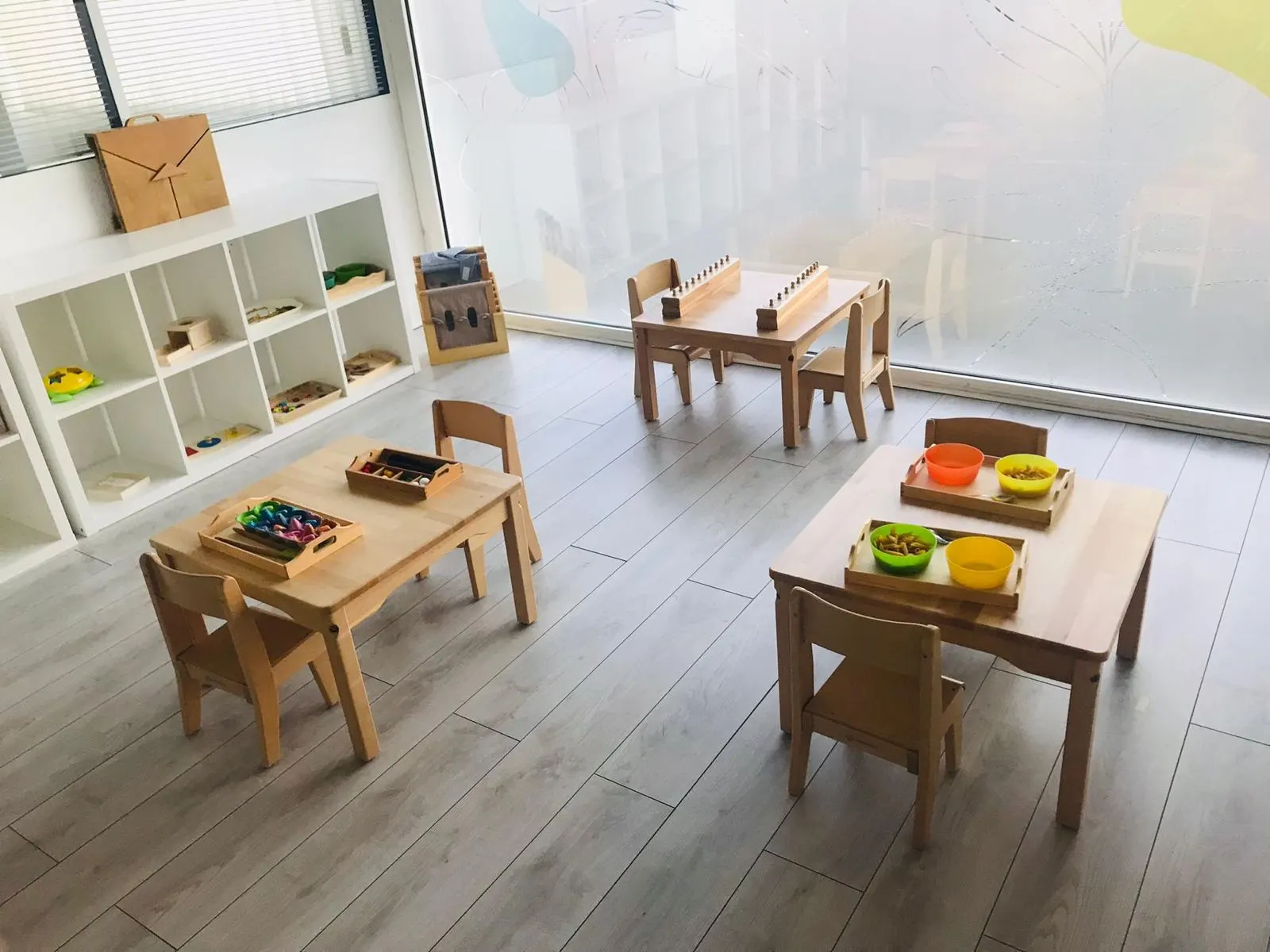 Salle de jeux de la micro-crèche Baby Montessori Saint-Ruf à Avignon
