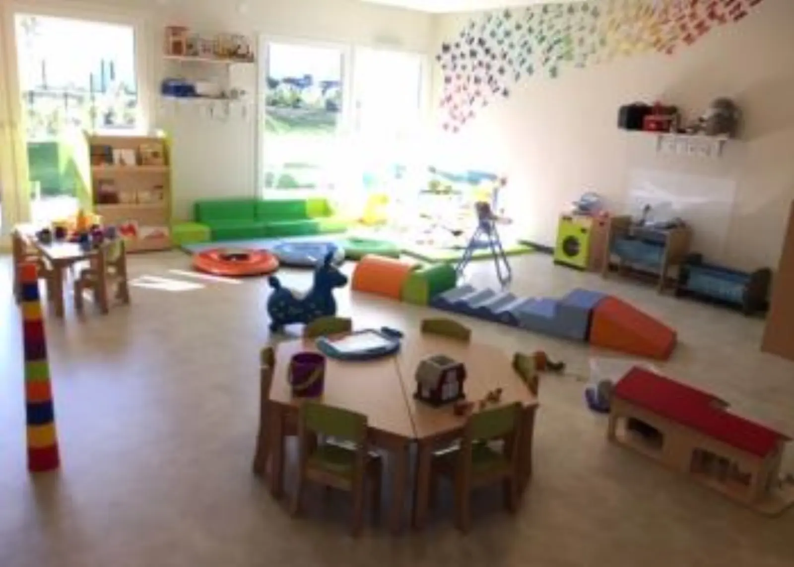 Dortoir des enfants à la micro-crèche Papillons d'Archamps