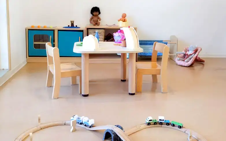Une équipe de <strong>4 professionnels de la petite enfance</strong>, portée par Clara