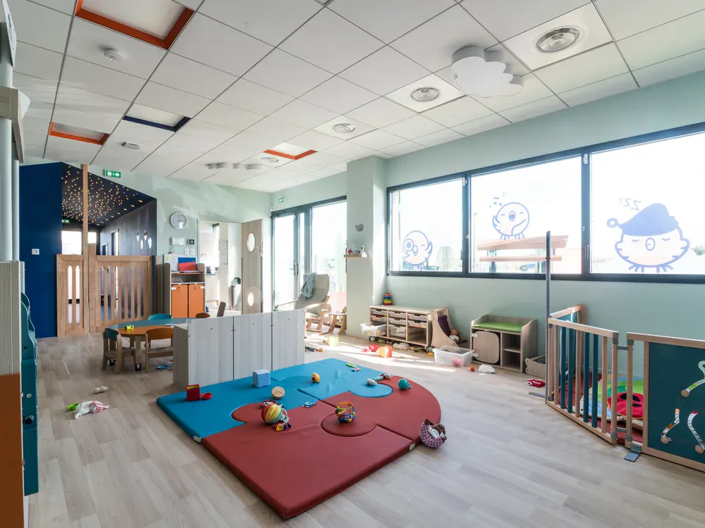 Dortoir de la micro-crèche La Maison de Pilou à Civrieux